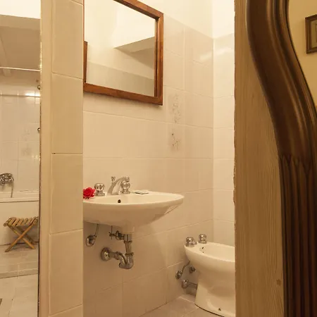 Camilla Guelfa Otel 3*